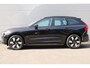 Volvo XC60 T6 Automaat Plug-in hybrid AWD Ultra Dark | Verwarmbare voorstoelen | Verwarmbaar stuurwiel | Verwarmbare achterbank | Rondom zicht camera | Premium audio by Harman Kardon | Panoramadak | Semi Elektrische Trekhaak | Alarmklasse 3