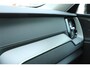 Volvo XC60 T6 Automaat Plug-in hybrid AWD Ultra Dark | Verwarmbare voorstoelen | Verwarmbaar stuurwiel | Verwarmbare achterbank | Rondom zicht camera | Premium audio by Harman Kardon | Panoramadak | Semi Elektrische Trekhaak | Alarmklasse 3