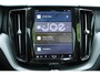Volvo XC60 T6 Automaat Plug-in hybrid AWD Ultra Dark | Verwarmbare voorstoelen | Verwarmbaar stuurwiel | Verwarmbare achterbank | Rondom zicht camera | Premium audio by Harman Kardon | Panoramadak | Semi Elektrische Trekhaak | Alarmklasse 3
