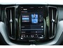 Volvo XC60 T6 Automaat Plug-in hybrid AWD Ultra Dark | Verwarmbare voorstoelen | Verwarmbaar stuurwiel | Verwarmbare achterbank | Rondom zicht camera | Premium audio by Harman Kardon | Panoramadak | Semi Elektrische Trekhaak | Alarmklasse 3
