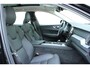Volvo XC60 T6 Automaat Plug-in hybrid AWD Ultra Dark | Verwarmbare voorstoelen | Verwarmbaar stuurwiel | Verwarmbare achterbank | Rondom zicht camera | Premium audio by Harman Kardon | Panoramadak | Semi Elektrische Trekhaak | Alarmklasse 3