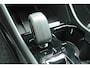 Volvo XC40 2.0 B4 Mild Hybrid Plus Dark | Harman/Kardon Audiosysteem | Semi- Elektrisch Inklapbare Trekhaak | Elektrisch Verstelbare Voorstoelen | Voorruitverwarming | Stuurverwarming | Stoelverwarming | Google Maps | Keyless Entry | Elektrische Achterklep | 18" Lichtmetalen Velgen Met All-Season Banden | Draadloze Telefoonlader