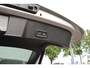Volvo XC40 B4 Automaat Mild Hybrid Plus Dark | Harman/Kardon Audiosysteem | Semi- Elektrisch Inklapbare Trekhaak | Elektrisch Verstelbare Voorstoelen | Voorruitverwarming | Stuurverwarming | Stoelverwarming | Google Maps | Keyless Entry | Elektrische Achterklep | 18" Lichtmetalen Velgen Met All-Season Banden | Draadloze Telefoonlader