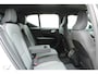 Volvo XC40 2.0 B4 Mild Hybrid Plus Dark | Harman/Kardon Audiosysteem | Semi- Elektrisch Inklapbare Trekhaak | Elektrisch Verstelbare Voorstoelen | Voorruitverwarming | Stuurverwarming | Stoelverwarming | Google Maps | Keyless Entry | Elektrische Achterklep | 18" Lichtmetalen Velgen Met All-Season Banden | Draadloze Telefoonlader