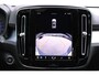Volvo XC40 B4 Automaat Mild Hybrid Plus Dark | Harman/Kardon Audiosysteem | Semi- Elektrisch Inklapbare Trekhaak | Elektrisch Verstelbare Voorstoelen | Voorruitverwarming | Stuurverwarming | Stoelverwarming | Google Maps | Keyless Entry | Elektrische Achterklep | 18" Lichtmetalen Velgen Met All-Season Banden | Draadloze Telefoonlader