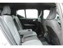Volvo XC40 B4 Automaat Mild Hybrid Plus Dark | Harman/Kardon Audiosysteem | Semi- Elektrisch Inklapbare Trekhaak | Elektrisch Verstelbare Voorstoelen | Voorruitverwarming | Stuurverwarming | Stoelverwarming | Google Maps | Keyless Entry | Elektrische Achterklep | 18" Lichtmetalen Velgen Met All-Season Banden | Draadloze Telefoonlader