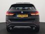 BMW X1 sDrive20i Sportline Automaat 192pk | Trekhaak Afneembaar | Panodak | Head Up | Lederen Sportstoelen Verwarmd | Navigatie | Camera | Sfeerverlichting | Virtual  | DAB |