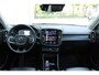Volvo XC40 T5 Automaat Plug-in hybrid Plus Bright | Panoramadak | Adaptieve Cruise Control | Getint glas | 19" Lichtmetalen velgen | Alarm klasse 3 | Harman Kardon | 360 graden camera | LED Mistlampen