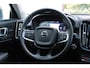 Volvo XC40 T5 Automaat Plug-in hybrid Plus Bright | Panoramadak | Adaptieve Cruise Control | Getint glas | 19" Lichtmetalen velgen | Alarm klasse 3 | Harman Kardon | 360 graden camera | LED Mistlampen