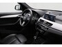 BMW X1 xDrive20i High Executive M-pakket 2017 | Dealer Onderhouden | Panorama Dak | Airco | Navigatie | Cruise Control | Stoelverwarming | Stuurwiel Bediening | 2 Sleutels | Dashcam | Spraak Bediening | Nationale Autopas
