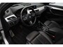 BMW X1 xDrive20i High Executive M-pakket 2017 | Dealer Onderhouden | Panorama Dak | Airco | Navigatie | Cruise Control | Stoelverwarming | Stuurwiel Bediening | 2 Sleutels | Dashcam | Spraak Bediening | Nationale Autopas