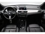 BMW X1 xDrive20i High Executive M-pakket 2017 | Dealer Onderhouden | Panorama Dak | Airco | Navigatie | Cruise Control | Stoelverwarming | Stuurwiel Bediening | 2 Sleutels | Dashcam | Spraak Bediening | Nationale Autopas