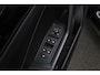 Volkswagen T-Roc 2.0 TSI 190 pk DSG 4Motion R-Line | Panoramadak | Achteruitrijcamera | Navigatie | Stoelverwarming | Adaptive Cruise