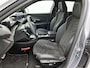 Peugeot e-2008 EV GT 54 kWh 156 pk Automaat | Navigatie | Achteruitrijcamera | Parkeersensoren Voor en Achter | Alcantara Bekleding | Sportstoelen | Full-LED Koplampen | Keyless Entry/Start | Climate Control | Cruise Control | 17" Lichtmetalen Velgen | Apple Carplay/Android Auto |