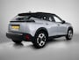 Peugeot e-2008 EV GT 54 kWh 156 pk Automaat | Navigatie | Achteruitrijcamera | Parkeersensoren Voor en Achter | Alcantara Bekleding | Sportstoelen | Full-LED Koplampen | Keyless Entry/Start | Climate Control | Cruise Control | 17" Lichtmetalen Velgen | Apple Carplay/Android Auto |
