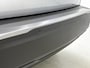 Peugeot e-2008 EV GT 54 kWh 156 pk Automaat | Navigatie | Achteruitrijcamera | Parkeersensoren Voor en Achter | Alcantara Bekleding | Sportstoelen | Full-LED Koplampen | Keyless Entry/Start | Climate Control | Cruise Control | 17" Lichtmetalen Velgen | Apple Carplay/Android Auto |