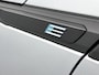 Peugeot e-2008 EV GT 54 kWh 156 pk Automaat | Navigatie | Achteruitrijcamera | Parkeersensoren Voor en Achter | Alcantara Bekleding | Sportstoelen | Full-LED Koplampen | Keyless Entry/Start | Climate Control | Cruise Control | 17" Lichtmetalen Velgen | Apple Carplay/Android Auto |