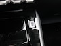 Peugeot e-2008 EV GT 54 kWh 156 pk Automaat | Navigatie | Achteruitrijcamera | Parkeersensoren Voor en Achter | Alcantara Bekleding | Sportstoelen | Full-LED Koplampen | Keyless Entry/Start | Climate Control | Cruise Control | 17" Lichtmetalen Velgen | Apple Carplay/Android Auto |