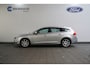 Volvo V60 1.6 T3 Momentum | Cruise control | Lederen/stof bekleding | Parkeer assistent