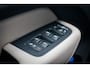 Volvo XC60 2.0 T6 Plug-in hybrid AWD Ultra Dark | Head-Up Display | 360 Camera | Harman Kardon Audio | 22 Inch Velgen | Extra Getint Glas | Cardamon interieur | Stoel + Stuurverwarming |