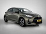 Toyota Yaris 1.5 Hybrid 115 Dynamic | Parkeersensoren V+A | Camera | Adaptive cruise control | Dodehoek assistent |