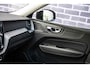 Volvo XC60 2.0 T6 Plug-in hybrid AWD Ultra Dark | Trekhaak | 360 Camera | Panoramadak | Adaptieve Cruise Control | Dode Hoek Detectie |
