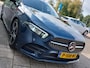 Mercedes-Benz A-klasse 180 136pk Business Solution AMG | 1ste Eigenaar | Navi | Clima | Cruise | Led Koplampen | Sfeerverlichting | Rijstrook+Licht+Regensensor | Pdc V+A+Assist+Camera | Privacy Glass | 18''lm