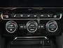 Volkswagen Passat 1.5 TSI R Line | Nappaleder | Stoelverwarming | Trekhaak | LED Plus | Adaptive cruise | Carplay | Virtual Cockpit | Navigatie | Climate control