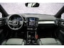 Volvo XC40 2.0 B4 Plus Dark | Trekhaak | Adaptieve Cruise Control | Stoel en Stuurverwarming | 19 inch wielen met all seasonbanden