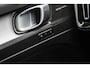 Volvo XC40 2.0 B4 Plus Dark | Trekhaak | Adaptieve Cruise Control | Stoel en Stuurverwarming | 19 inch wielen met all seasonbanden