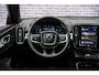 Volvo XC40 2.0 B4 Plus Dark | Trekhaak | Adaptieve Cruise Control | Stoel en Stuurverwarming | 19 inch wielen met all seasonbanden
