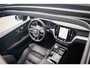Volvo V60 2.0 T6 Plug-in hybrid AWD Plus Dark | Trekhaak | Panoramadak | 360 camera | Adaptive cruise control | Harman Kardon audio | Stoel- en stuurwielverwarming | Getint glas | Actieve LED koplampen |