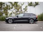 Volvo V60 2.0 T6 Plug-in hybrid AWD Plus Dark | Trekhaak | Panoramadak | 360 camera | Adaptive cruise control | Harman Kardon audio | Stoel- en stuurwielverwarming | Getint glas | Actieve LED koplampen |