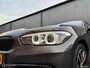 BMW 1-Serie 118i Edition Sport Line Shadow Executive Automaat | Pano | LED | Navi | PDC | ACC | Cruise | Orig NL | Trekhaak