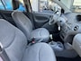 Toyota Yaris 1.0-16V VVT-i Terra 5Deurs Nieuwe apk