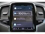 Volvo XC90 2.0 T8 Recharge AWD Ultra Dark | Incl. 12 maanden Garantie | Panorama dak | Massage stoelen | Stoel & Stuur verwarming | Stoelventilatie | Elektrisch verstelbare stoelen met memory | Stoelverwarming achter | 360* Camera | Elektrische kofferklep | Bower & Wilkins Audiosysteem | Head-Up display | Alcantara hemelbekleding | Keyless entry/start | Standkachel | Apple CarPlay/Android Auto | 22 Inch LMV |