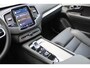 Volvo XC90 2.0 T8 Recharge AWD Ultra Dark | Incl. 12 maanden Garantie | Panorama dak | Massage stoelen | Stoel & Stuur verwarming | Stoelventilatie | Elektrisch verstelbare stoelen met memory | Stoelverwarming achter | 360* Camera | Elektrische kofferklep | Bower & Wilkins Audiosysteem | Head-Up display | Alcantara hemelbekleding | Keyless entry/start | Standkachel | Apple CarPlay/Android Auto | 22 Inch LMV |
