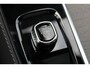 Volvo XC90 2.0 T8 Recharge AWD Ultra Dark | Incl. 12 maanden Garantie | Panorama dak | Massage stoelen | Stoel & Stuur verwarming | Stoelventilatie | Elektrisch verstelbare stoelen met memory | Stoelverwarming achter | 360* Camera | Elektrische kofferklep | Bower & Wilkins Audiosysteem | Head-Up display | Alcantara hemelbekleding | Keyless entry/start | Standkachel | Apple CarPlay/Android Auto | 22 Inch LMV |