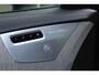 Volvo XC90 2.0 T8 Recharge AWD Ultra Dark | Incl. 12 maanden Garantie | Panorama dak | Massage stoelen | Stoel & Stuur verwarming | Stoelventilatie | Elektrisch verstelbare stoelen met memory | Stoelverwarming achter | 360* Camera | Elektrische kofferklep | Bower & Wilkins Audiosysteem | Head-Up display | Alcantara hemelbekleding | Keyless entry/start | Standkachel | Apple CarPlay/Android Auto | 22 Inch LMV |
