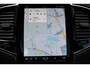 Volvo XC90 2.0 T8 Recharge AWD Ultra Dark | Incl. 12 maanden Garantie | Panorama dak | Massage stoelen | Stoel & Stuur verwarming | Stoelventilatie | Elektrisch verstelbare stoelen met memory | Stoelverwarming achter | 360* Camera | Elektrische kofferklep | Bower & Wilkins Audiosysteem | Head-Up display | Alcantara hemelbekleding | Keyless entry/start | Standkachel | Apple CarPlay/Android Auto | 22 Inch LMV |