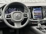 Volvo V60 2.0 T6 Plug-in hybrid AWD Ultra Dark | 360 camera | Panoramadak | Gelamineerde zijruiten | Adaptive cruise control | Stoel- en stuurwielverwarming | 19" velgen | Getint glas |