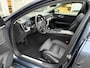 Volvo V60 2.0 T6 Plug-in hybrid AWD Ultra Dark | Trekhaak | Panoramadak | 360 camera | gelamineerde zijruiten | 19" velgen | Stoel- en stuurwielverwarming | Getint glas | Navigatie |