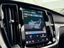 Volvo V60 2.0 T6 Plug-in hybrid AWD Ultra Dark | Trekhaak | Panoramadak | 360 camera | gelamineerde zijruiten | 19" velgen | Stoel- en stuurwielverwarming | Getint glas | Navigatie |