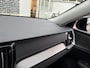 Volvo V60 2.0 T6 Plug-in hybrid AWD Ultra Dark | Trekhaak | Panoramadak | 360 camera | gelamineerde zijruiten | 19" velgen | Stoel- en stuurwielverwarming | Getint glas | Navigatie |
