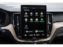 Volvo XC60 T8 Plug-in hybrid AWD Ultimate Dark | 2250 kg Trekgewicht| MY2026 nieuw model | Pano. dak | Stoelmassage | Donker Glas | 21 inch LM | Gelamineerde ramen |