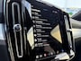 Volvo XC40 2.0 B3 Plus Black Edition | Panoramadak | Pixel LED koplampen | 20" velgen | 360 camera | Adaptive cruise control | Getint glas | Dode hoek detectie BLIS |