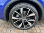 Volkswagen T-Roc 1.5 TSI 2X R-Line / AUTOMAAT/ BLACK STYLE/ KEYLESS/ ALCANTARA/ 19" LMV/ DIGITAL DASH/ MATRIX/ ADAPT. CRUISE/ PARK. SENSOREN + CAMERA/ CLIMA/ APP-CONNECT/ NAVI/ RIJ-MODI/ SPRAAKBEDIENING
