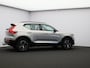 Volvo XC40 2.0 B4 Plus Dark / Trekhaak / Stoel+stuur+voorruitverwarming / Harman Kardon / Elektr. bedienb. stoelen