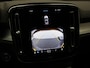 Volvo XC40 2.0 B4 Plus Dark / Trekhaak / Harman Kardon / Stoel + stuurverwarming / Elek. verstelbare stoelen / Adapt. cruise control / BLIS / Verwarmbare voorruit