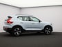 Volvo XC40 2.0 B4 Plus Dark / Trekhaak / Harman Kardon / Stoel + stuurverwarming / Elek. verstelbare stoelen / Adapt. cruise control / BLIS / Verwarmbare voorruit